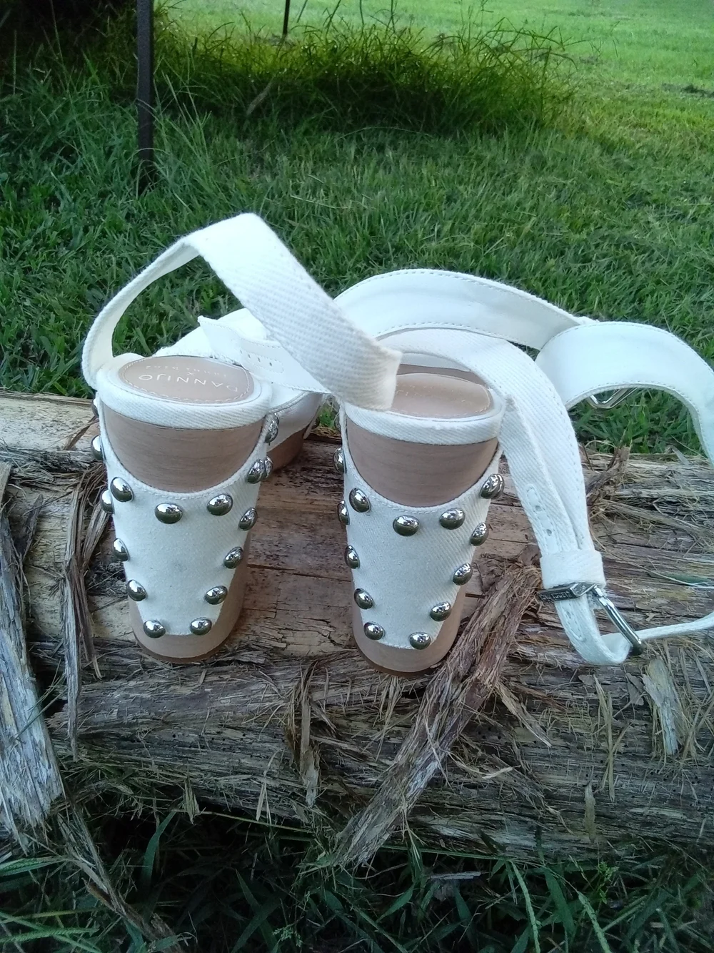 Gianni Bini x Dannijo White Frayed Denim Studded Platform Sandals Size 6.5